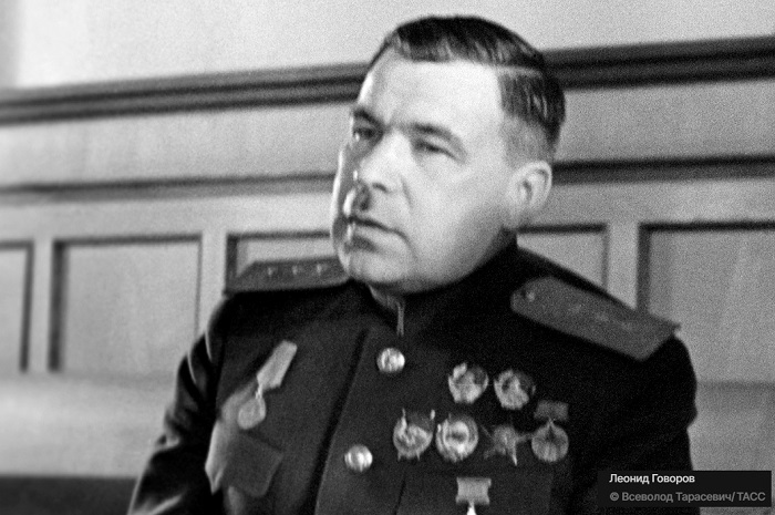 Леонид Говоров 800px-leonid_govorov_1.jpg