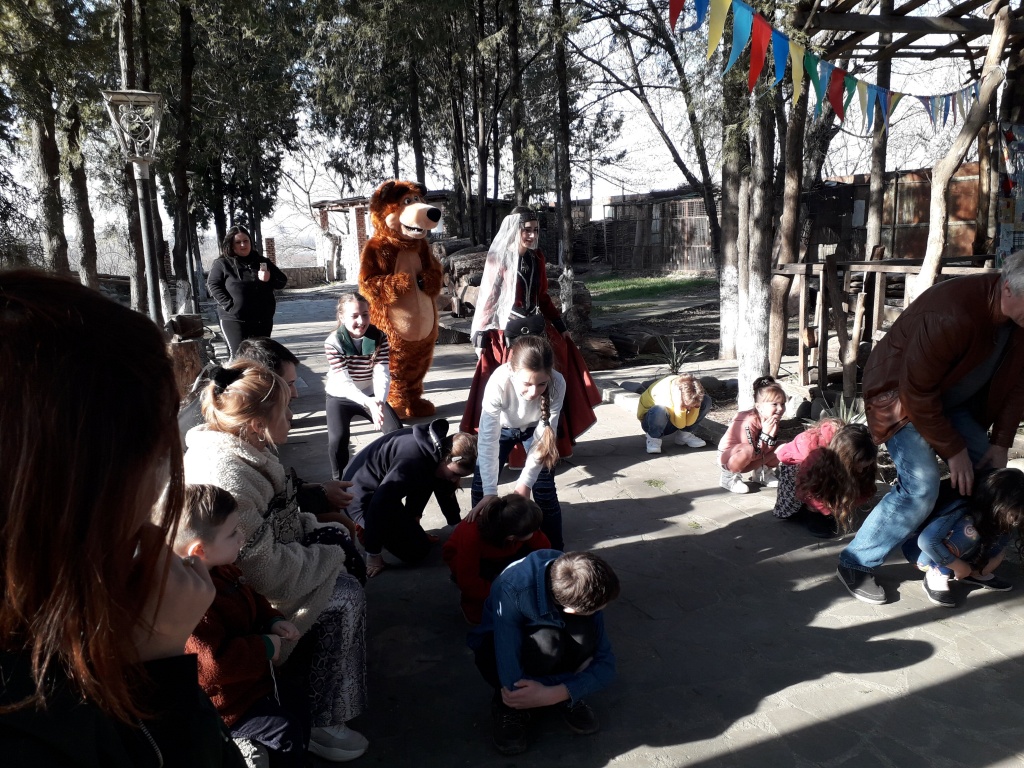 jWf6R2aUuA5ax9Z9Bgx78MF4Ay7HmNC1iqiFxF8mGr8MjEka35XS.jpg