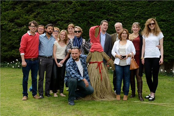 Масленица в Посольстве России в Боливии, организованная Послом Алексеем Сазоновым (второй ряд, третий справа). 2015 год.