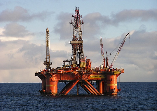 Полупогружная буровая установка «Deepsea Delta» Штокмановского месторождения  в Баренцевом море. Мурманская область Фото из  архива  ИТАР-ТАСС