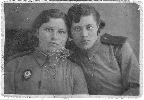 Екатерина Голева (справа). Тунис